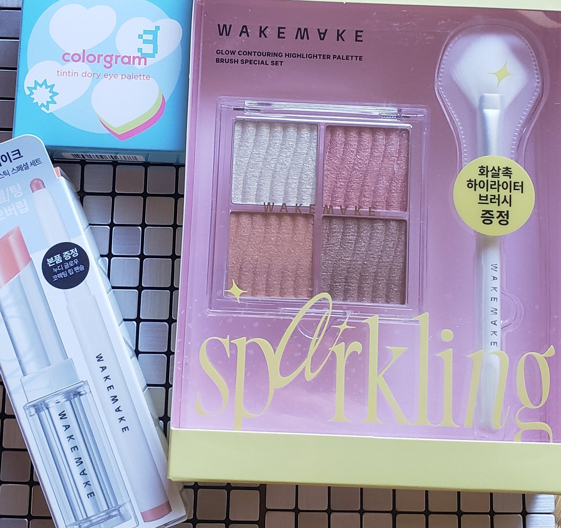 デュイジェルグレーズスティック/wakemake/口紅を使ったクチコミ（2枚目）