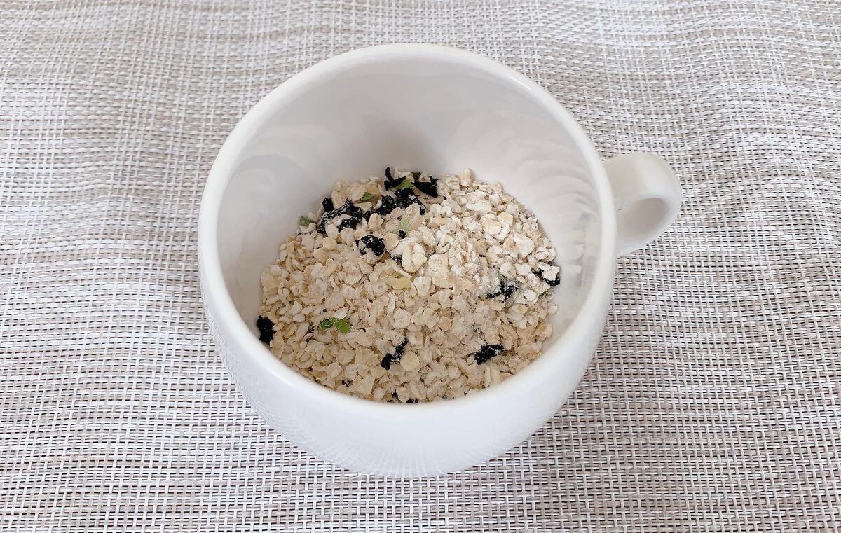 みーみ♡フォロバ on LIPS 「オートミールをもっと手軽に✨お湯をそそぐだけ!朝からヘルシーで..」(3枚目)