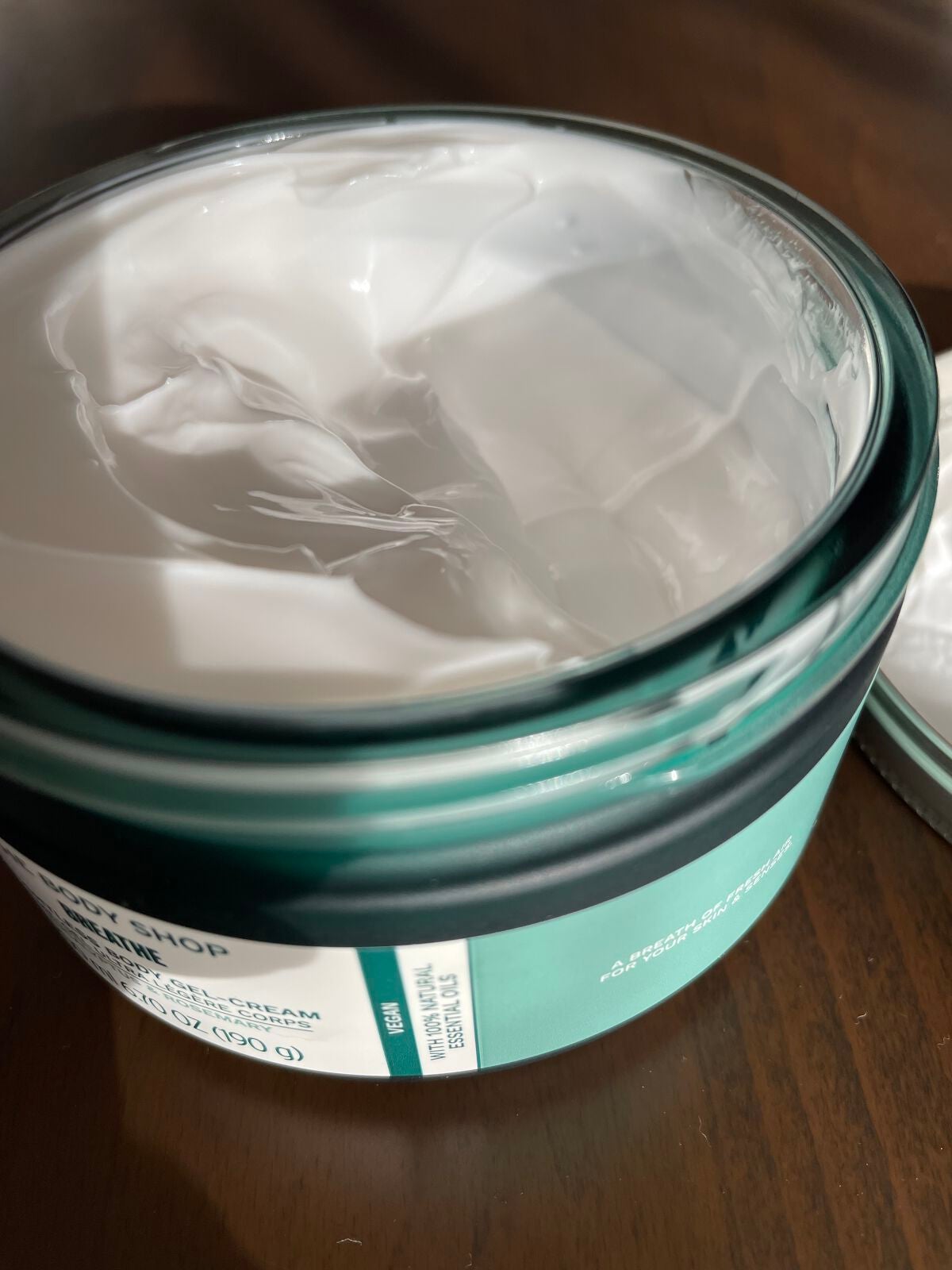 ウェルネス ボディジェルクリーム ユーカリ& ローズマリー/THE BODY SHOP/ボディクリームを使ったクチコミ(2枚目)