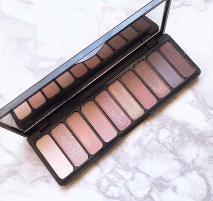 e.l.f. Cosmetics アイシャドウパレットのクチコミ「アイハーブ購入品🌿
e.l.fの大人気アイシャドウパレット😊
入荷されるとすぐ.....」(1枚目)