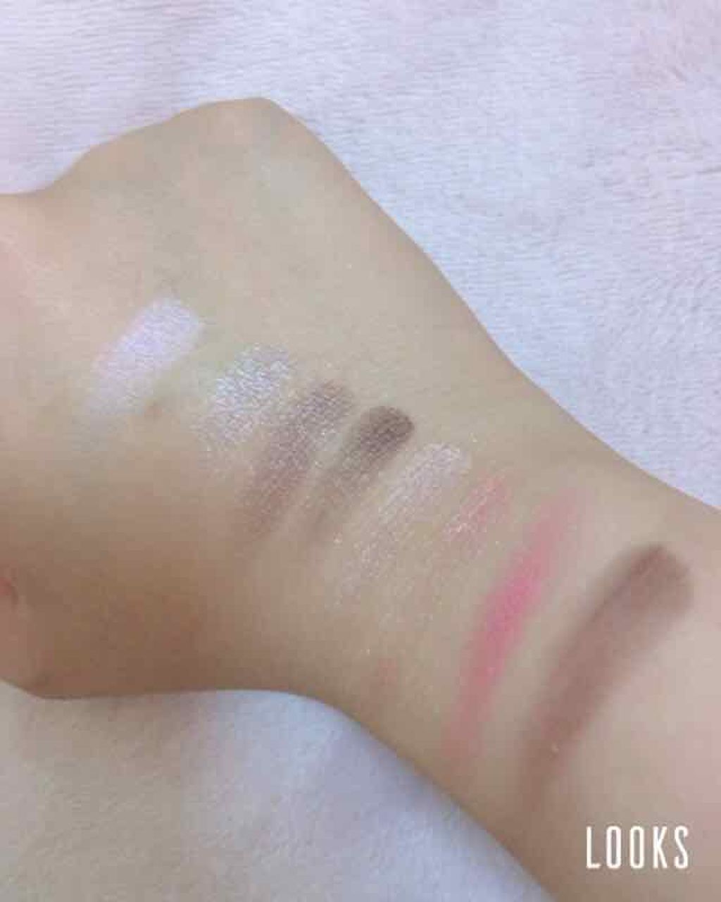 スイーツコレクション/マリブビューティー/アイシャドウパレットを使ったクチコミ(4枚目)