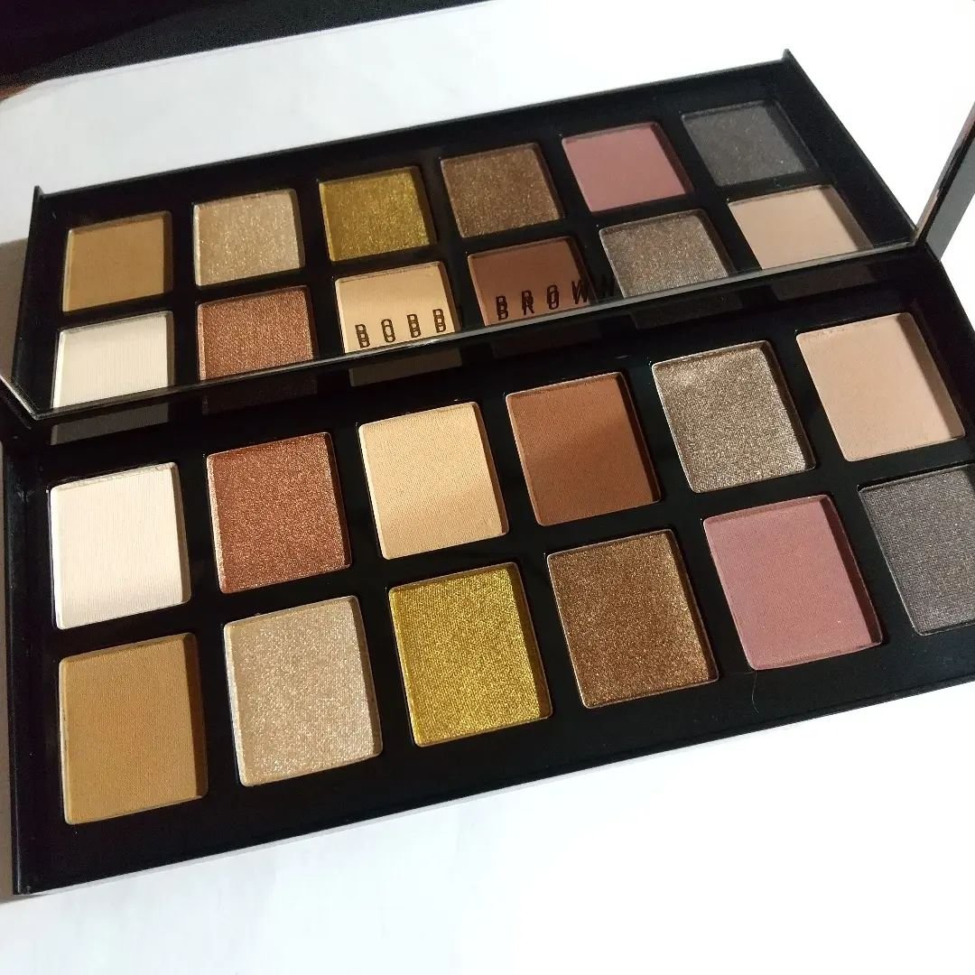 リュクス チーク & ハイライト パレット ゴールデングロウ/BOBBI BROWN/パウダーハイライトを使ったクチコミ（2枚目）