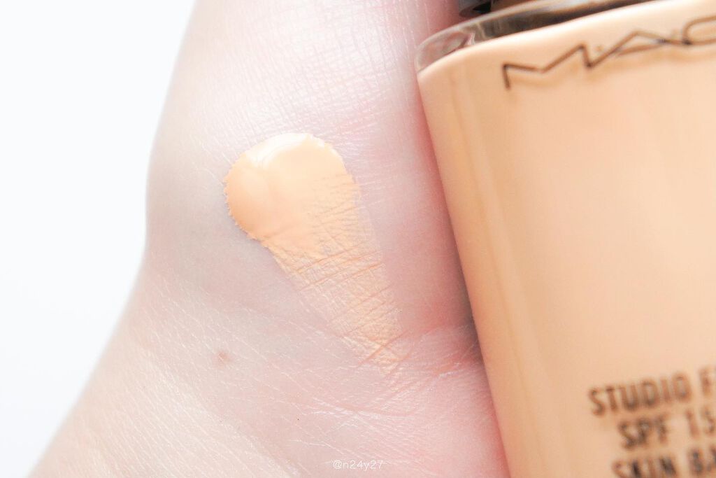 スタジオフィックス フルイッド SPF 15 NC20/M・A・C/リキッドファンデーションを使ったクチコミ（3枚目）