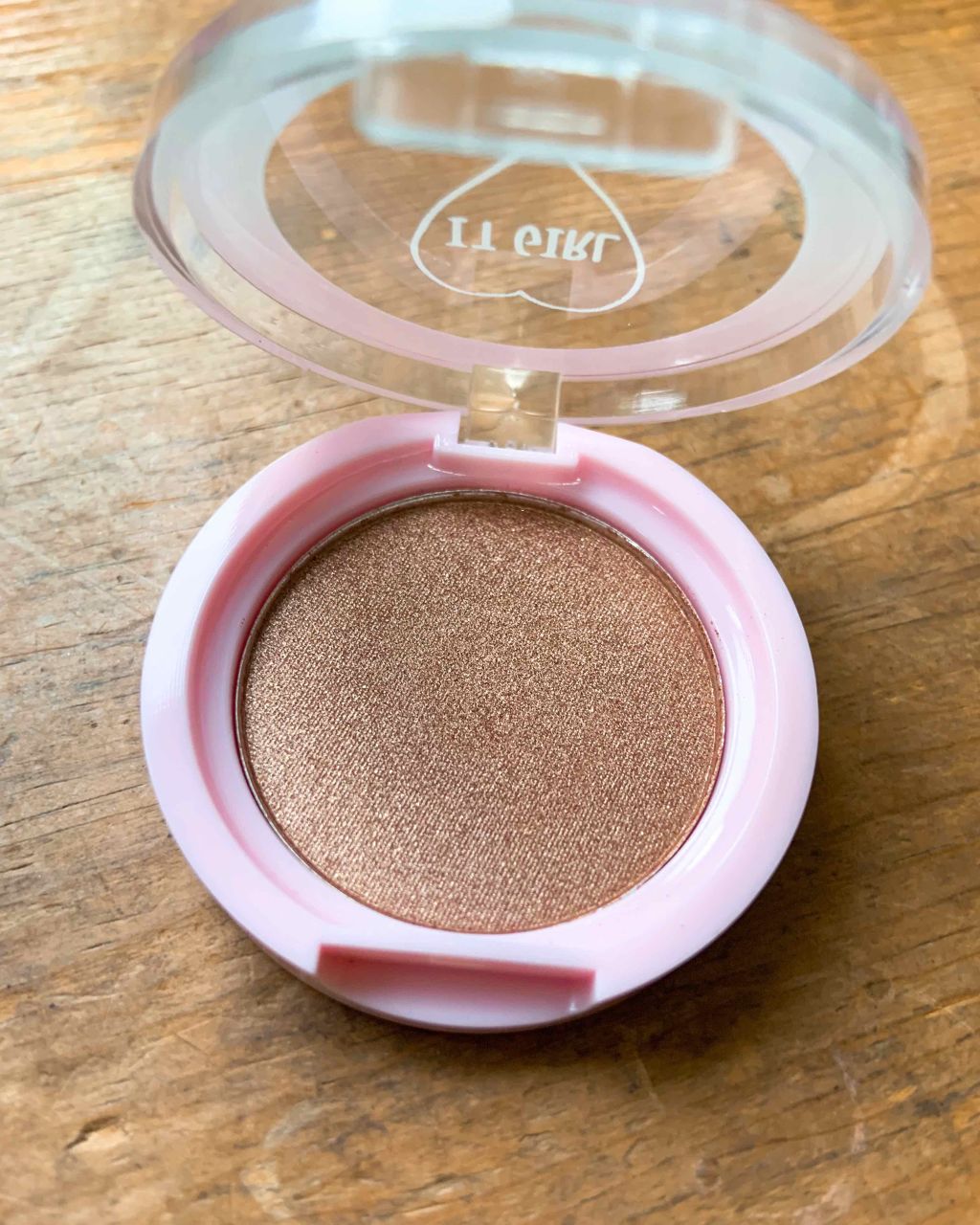 ダイソー×IT GIRL アイシャドウ/DAISO/単色アイシャドウを使ったクチコミ(2枚目)