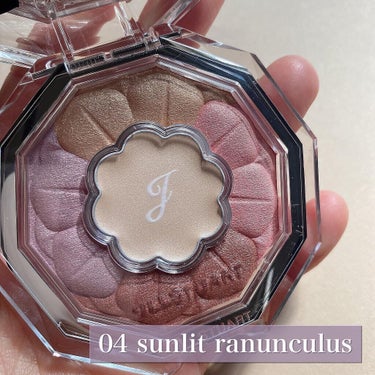 ジルスチュアート ブルームクチュール アイズ 04 sunlit ranunculus /JILL STUART/アイシャドウパレットを使ったクチコミ（2枚目）