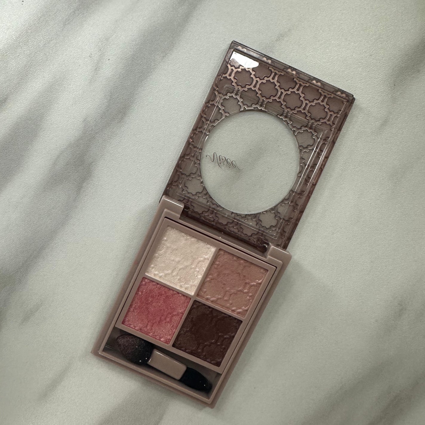 グロッシーリッチ アイズ N/Visée/アイシャドウパレットを使ったクチコミ(2枚目)