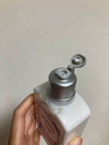 L'OCCITANE ホワイトラベンダー ボディミルクのクチコミ「数量限定！


お気に入りの

ホワイトラベンダーシリーズ🤍🪻



L'OCCITANE

.....」（3枚目）