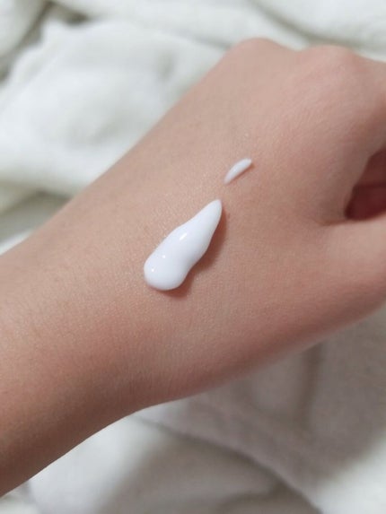 ボディミルク ファインアップル&ガーデニアの香り/アロマリゾート/ボディミルクを使ったクチコミ(3枚目)