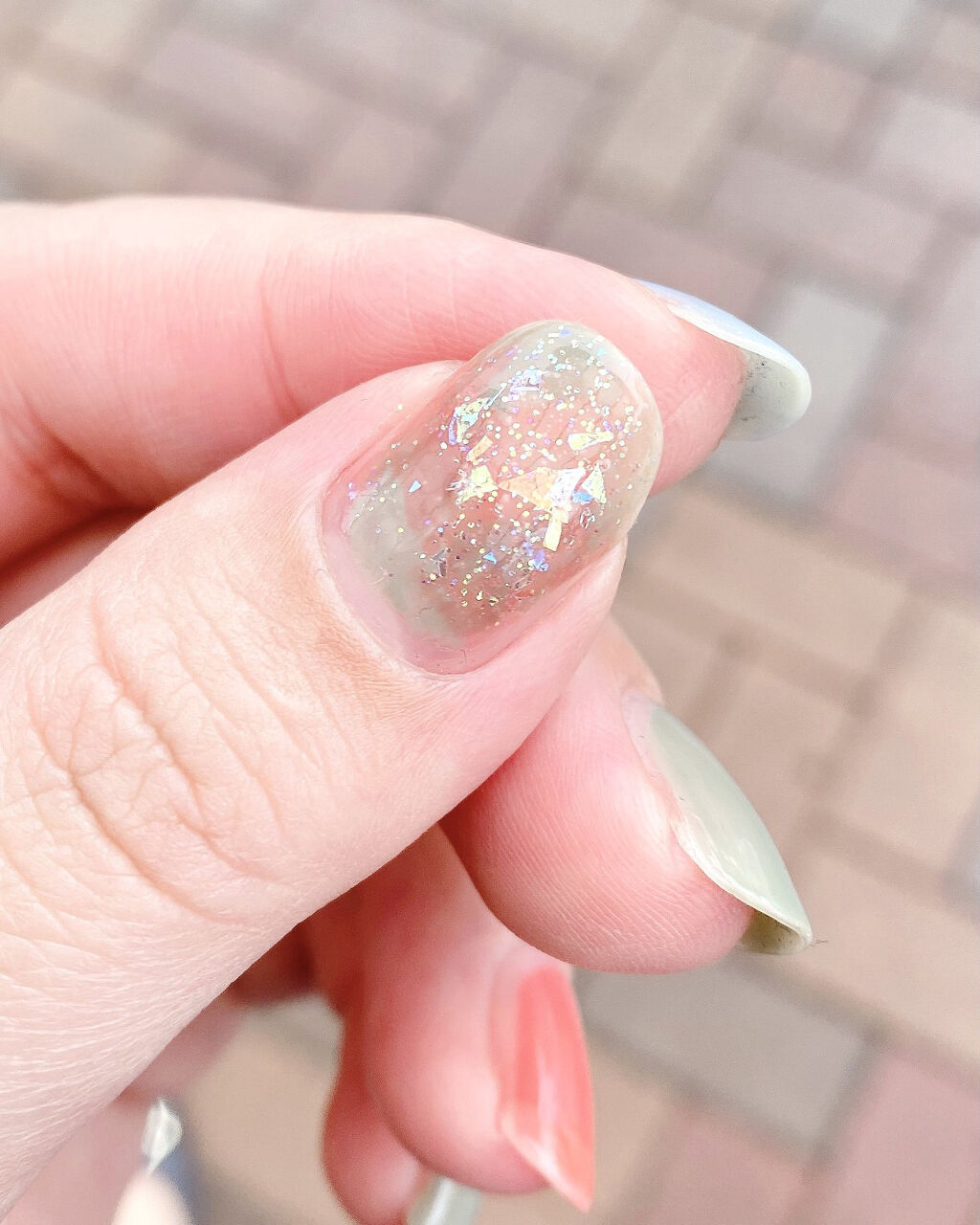 パラドゥ　ミニネイル
GN01　アネモネリーフ
OR02　ポピーオレンジ

DAISO　Somptueux
ネイルポリッシュ55

プチプラネイルでこれですよ


パラドゥの2色をサラ〜と
まばらに塗ります。
詳しく言うと、先にアネモネを余