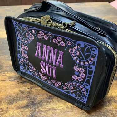 ANNA SUI ロゴ刺繍コスメポーチ/宝島社/化粧ポーチを使ったクチコミ（2枚目）