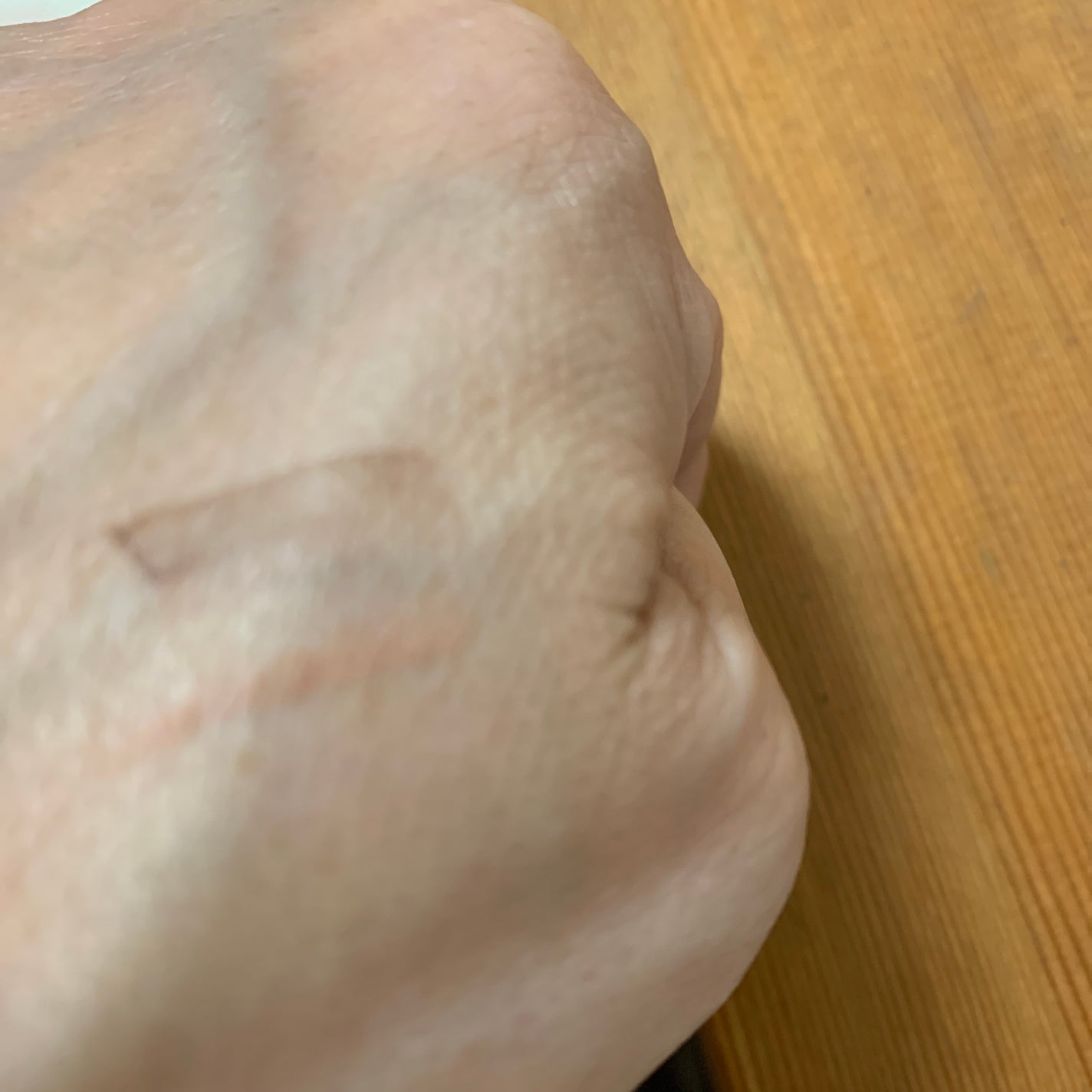 misa on LIPS 「ダイソーから三角芯 2層のアイブローペンシルが出ましたしかもブ..」(4枚目)