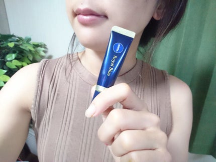 ニベア ロイヤルブルーリップ 濃密美容ケア/ニベア/リップ美容液を使ったクチコミ(4枚目)