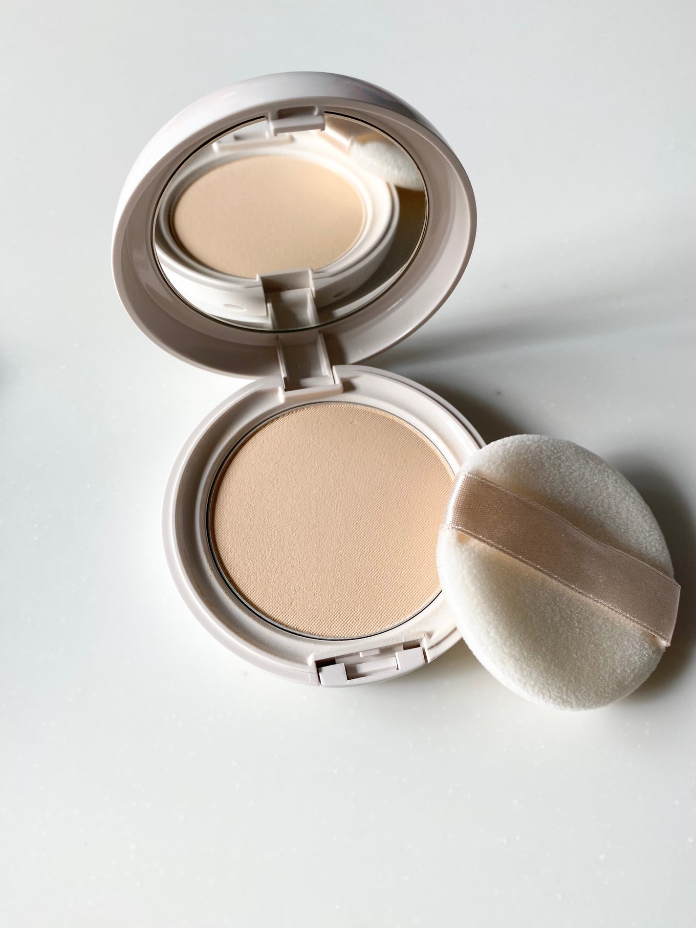 エッセンスパウダー /セラフォア/プレストパウダーを使ったクチコミ(2枚目)