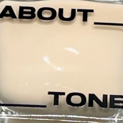 ABOUT TONE スキンレイヤーフィットファンデーションのクチコミ「ABOUT TONE
SKIN LAYER FIT FOUNDATION
21 WARM .....」(1枚目)