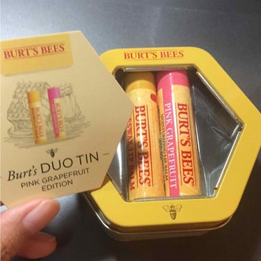 ピンクグレープフルーツ リップバーム/BURT'S BEES/リップケア・リップクリームを使ったクチコミ（1枚目）