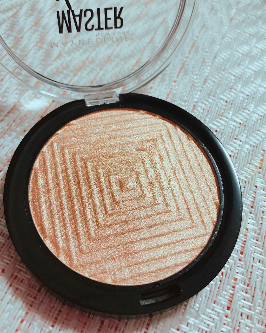 MAYBELLINE NEW YORK マスタークロームハイライターのクチコミ「メイベリン マスタークロームハイライター


こちら、限定で出ていますが、かなりのクオリティな.....」（2枚目）