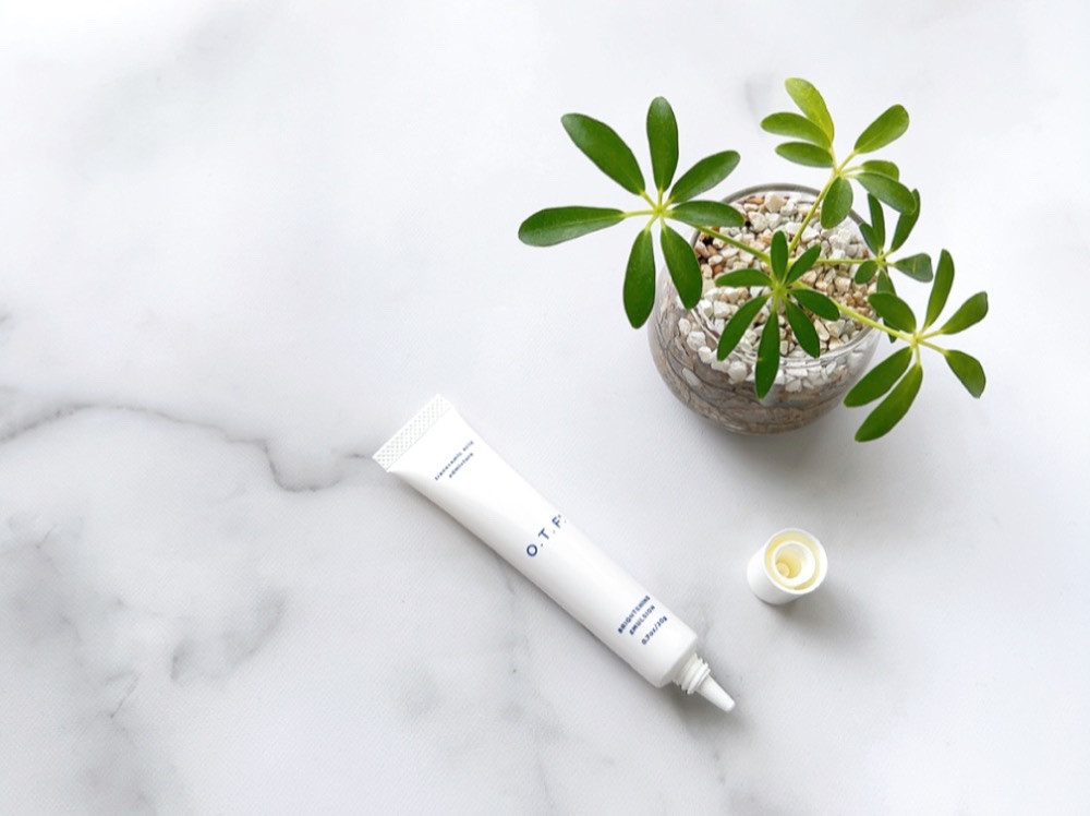 薬用ホワイトニングエマルジョンTA/O.T.F./乳液を使ったクチコミ（2枚目）