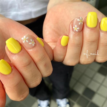 Natsumi◎nailist on LIPS 「art.フラワーネイル🌼.#ネイル#ネイルデザイン#ネイル..」（1枚目）