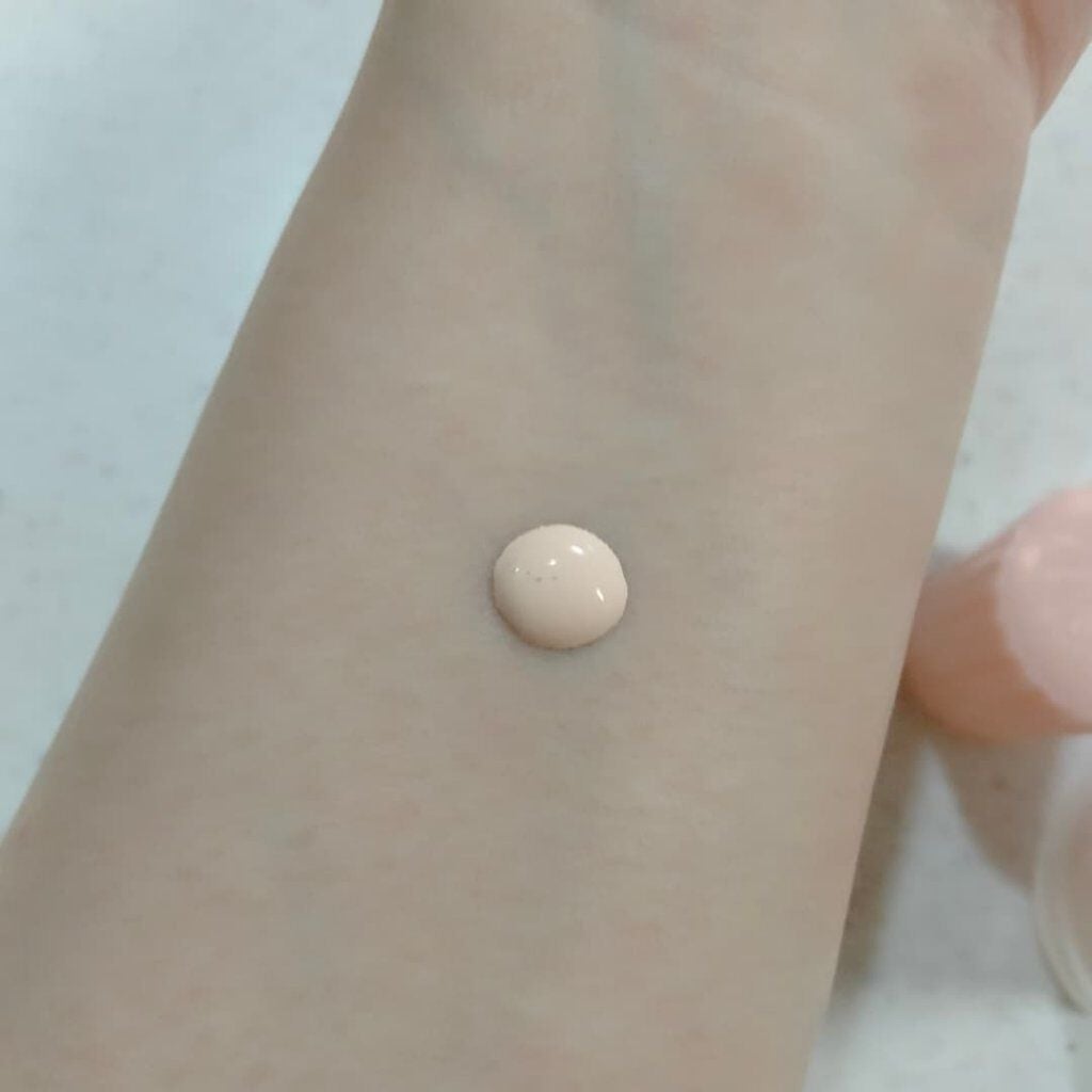 モイスチュアライジング ファンデーション プライマー/PAUL & JOE BEAUTE/化粧下地を使ったクチコミ(4枚目)