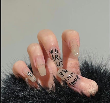 ボアちゃん on LIPS 「winternaildesigns2024ver.❣️❣️❣️..」(8枚目)