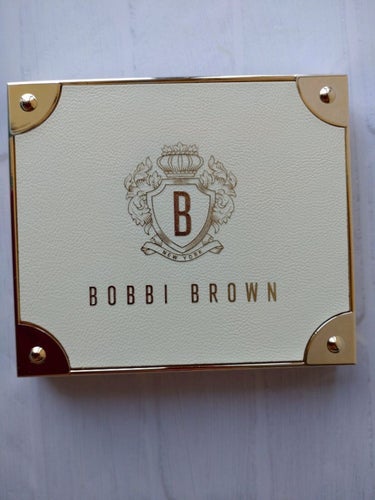 BOBBI BROWN リュクス トゥ トラベル アイシャドウ パレットのクチコミ「 ＼ボビイブラウン✨夏のキラキラアイシャドウパレット🌞💕／
#BOBBIBROWN#リュクスト.....」（2枚目）