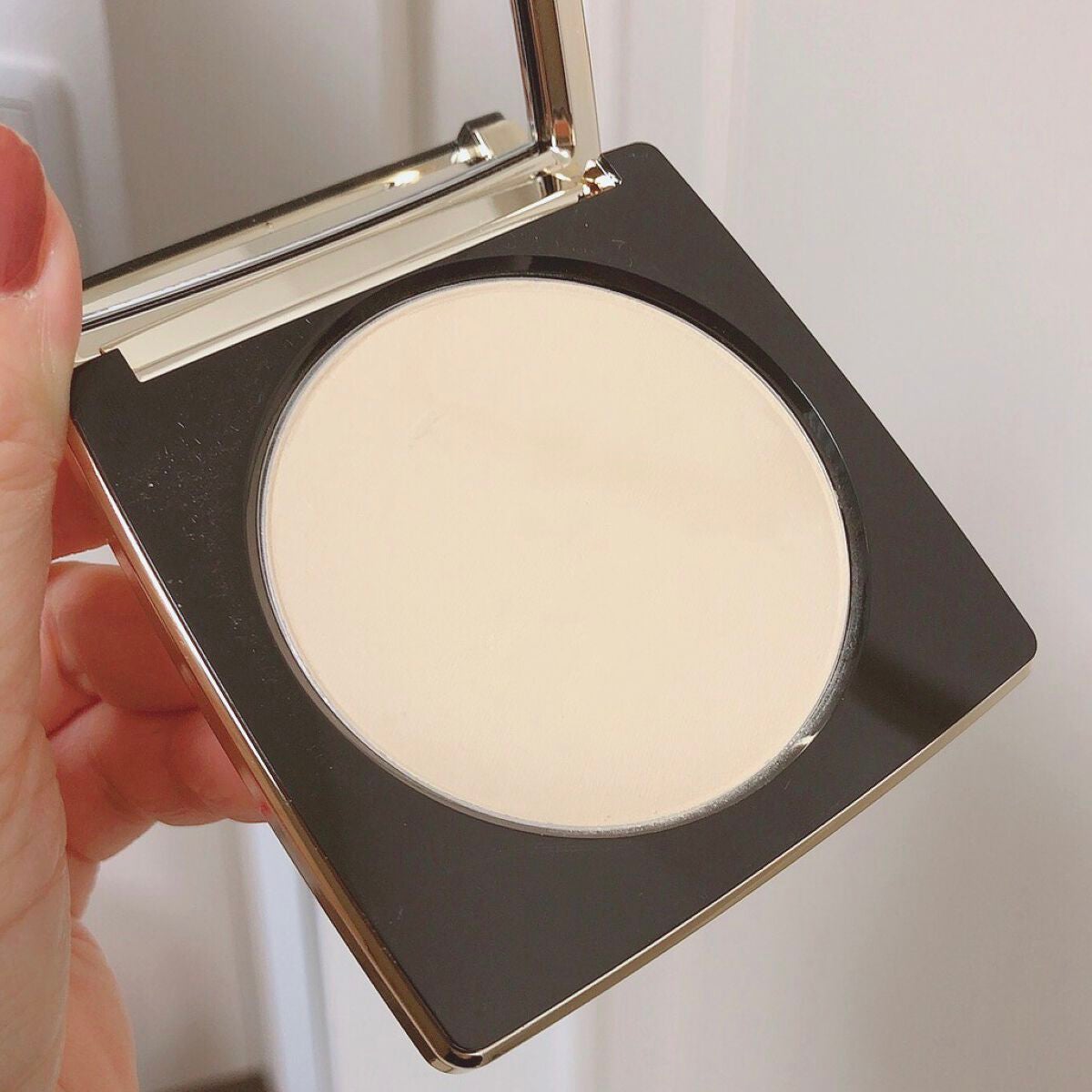 シアーフィニッシュ プレストパウダー/BOBBI BROWN/プレストパウダーを使ったクチコミ(2枚目)