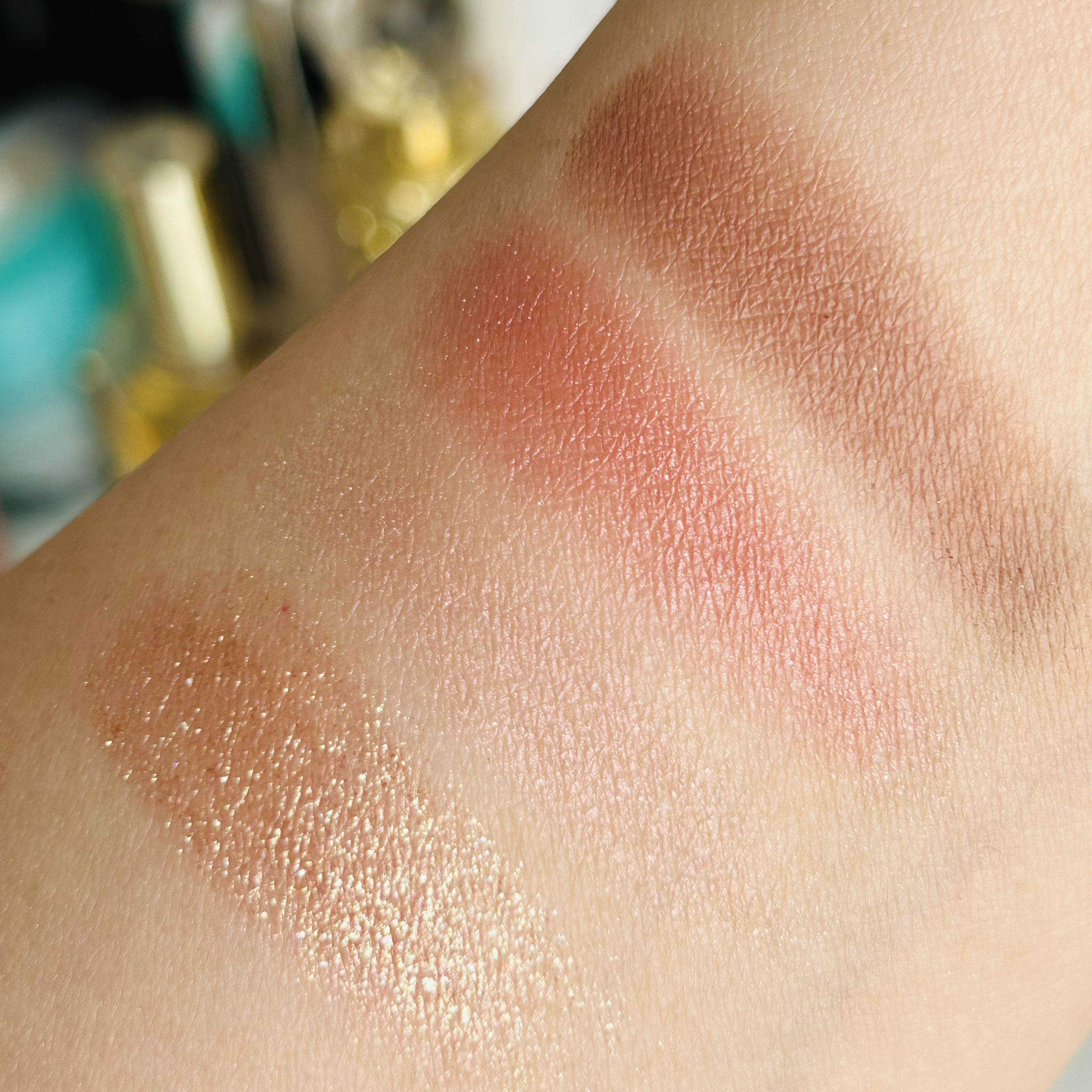 レブロン ダズル アイシャドウ クアッド/REVLON/アイシャドウパレットを使ったクチコミ（3枚目）