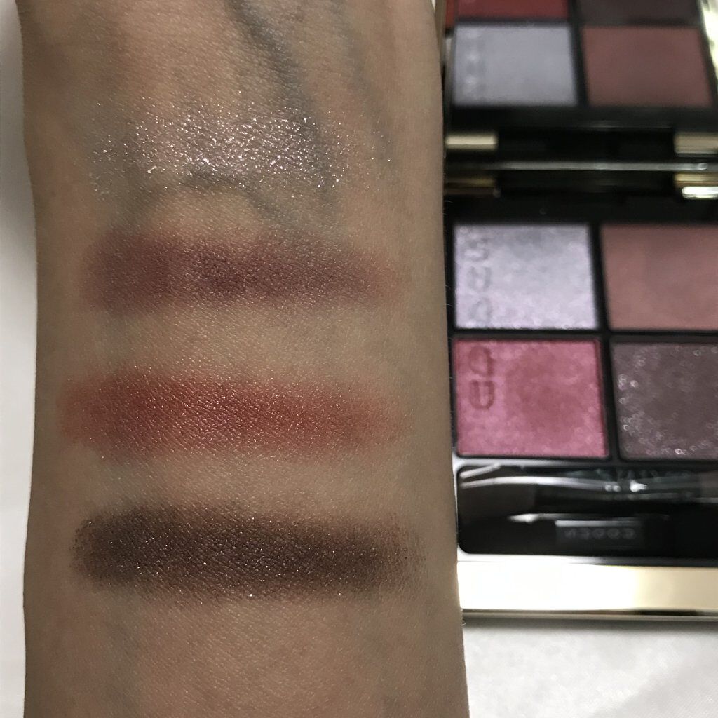 シグニチャー カラー アイズ 105 宵汐空 -YOISEKISORA/SUQQU/アイシャドウパレットを使ったクチコミ（2枚目）