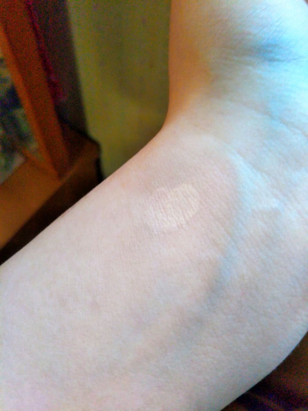 UVシルクフェイスパウダー/CEZANNE/プレストパウダーを使ったクチコミ(4枚目)