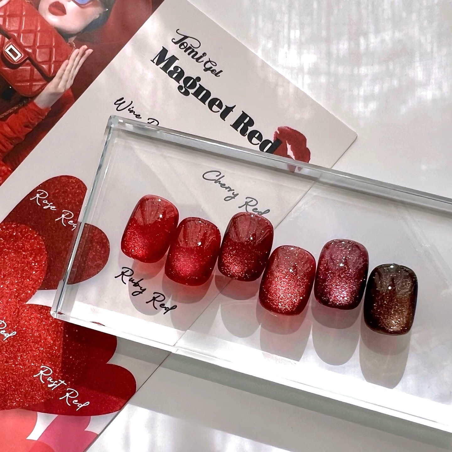 #マグネットネイル,#冬ネイル,#ボルドーネイル,#ブラウンネイル,#正月ネイル,#バレンタインネイル,#キラキラネイル,#セルフネイル,#赤マグネットネイル,#大人可愛いネイルのネイルデザイン