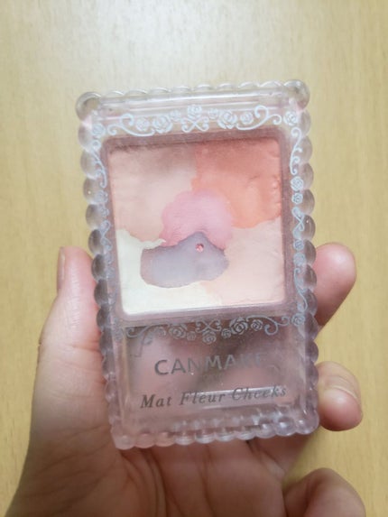 マットフルールチークス/キャンメイク/パウダーチークを使ったクチコミ(1枚目)