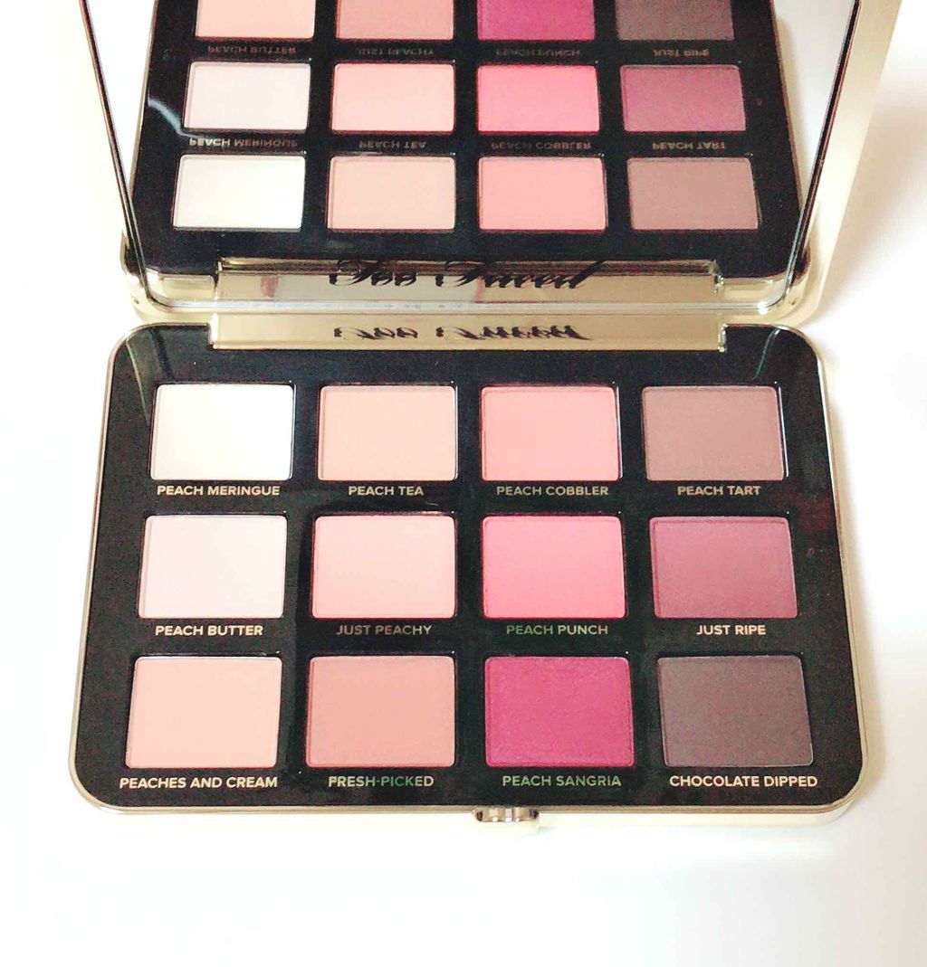 Too Faced ジャスト ピーチィ ベルベット マット アイシャドウ パレットのクチコミ「


皆さんこんばんは～🐰💗🐰



購入品×スウォッチ✨
最近スウォッチでいくつかパレットを.....」（1枚目）