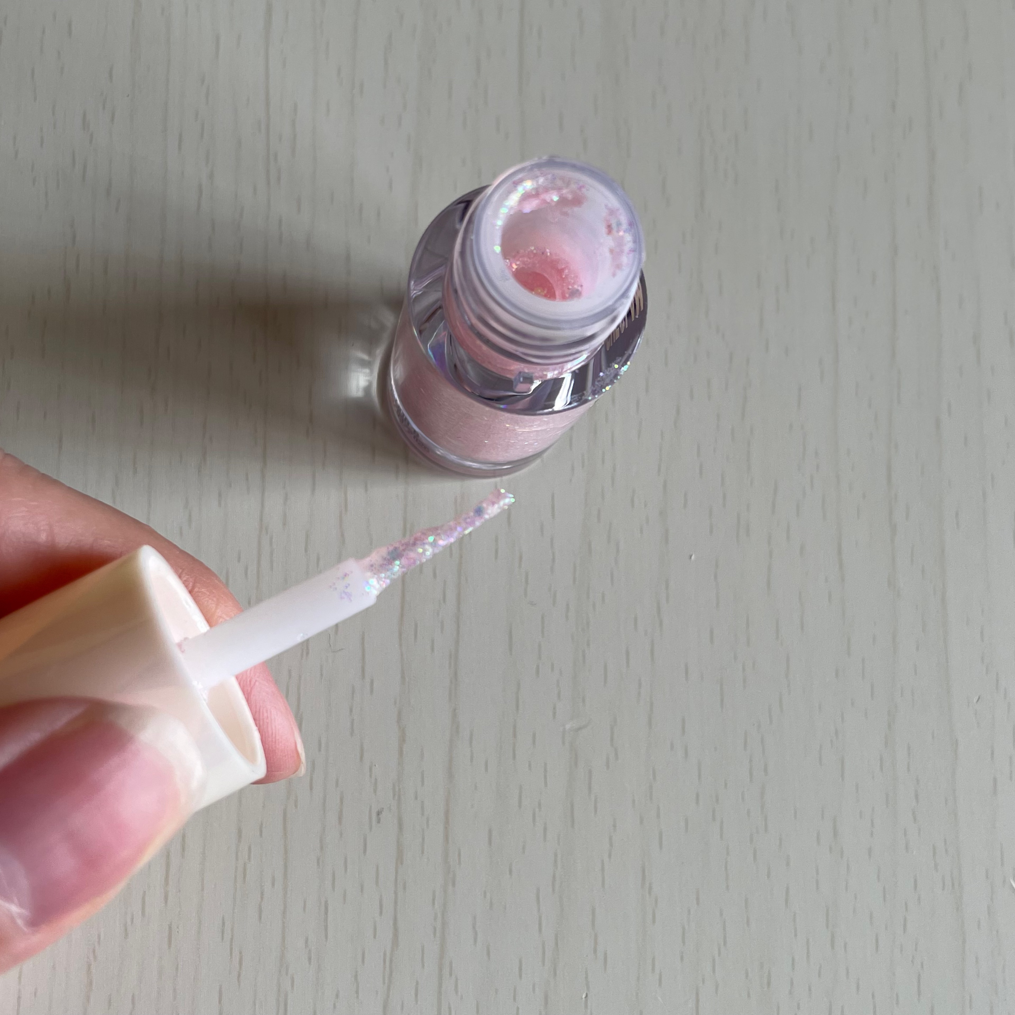 インスタパーティー グリッターアイライナー/SHEGLAM/リキッドアイシャドウを使ったクチコミ（2枚目）