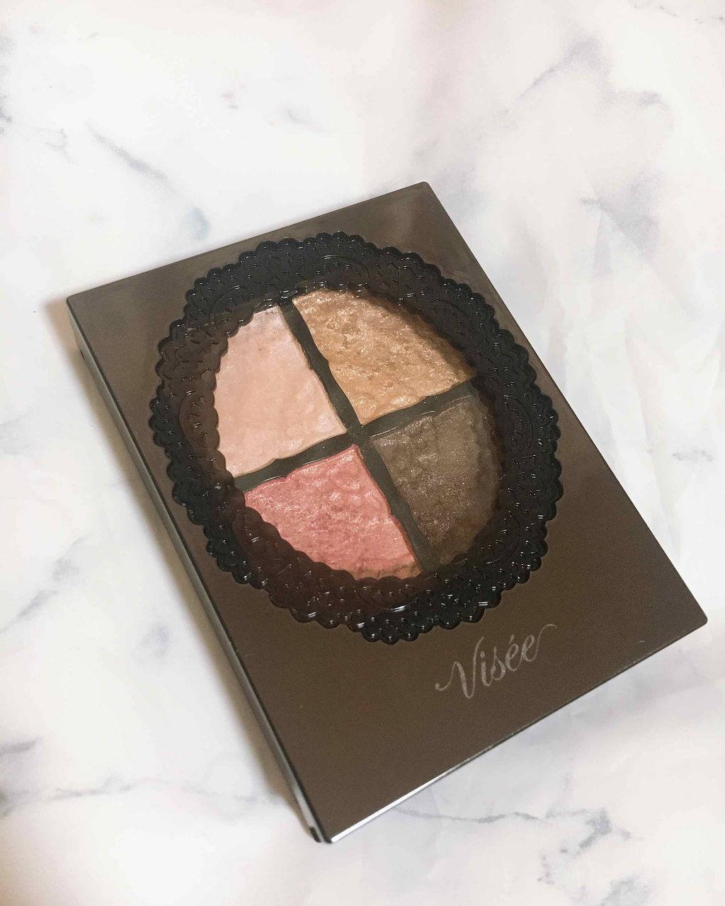 Visee グロッシーリッチアイズ PK-2

こちらは左下のピンク色に惹かれて購入しました🥰
本当に鮮やかで桜が咲いたような色です🌸
ピンクはいつも避けてしまいますが、右上のゴールドと合わせて使うことでピンクピンクしなくてとっても使い