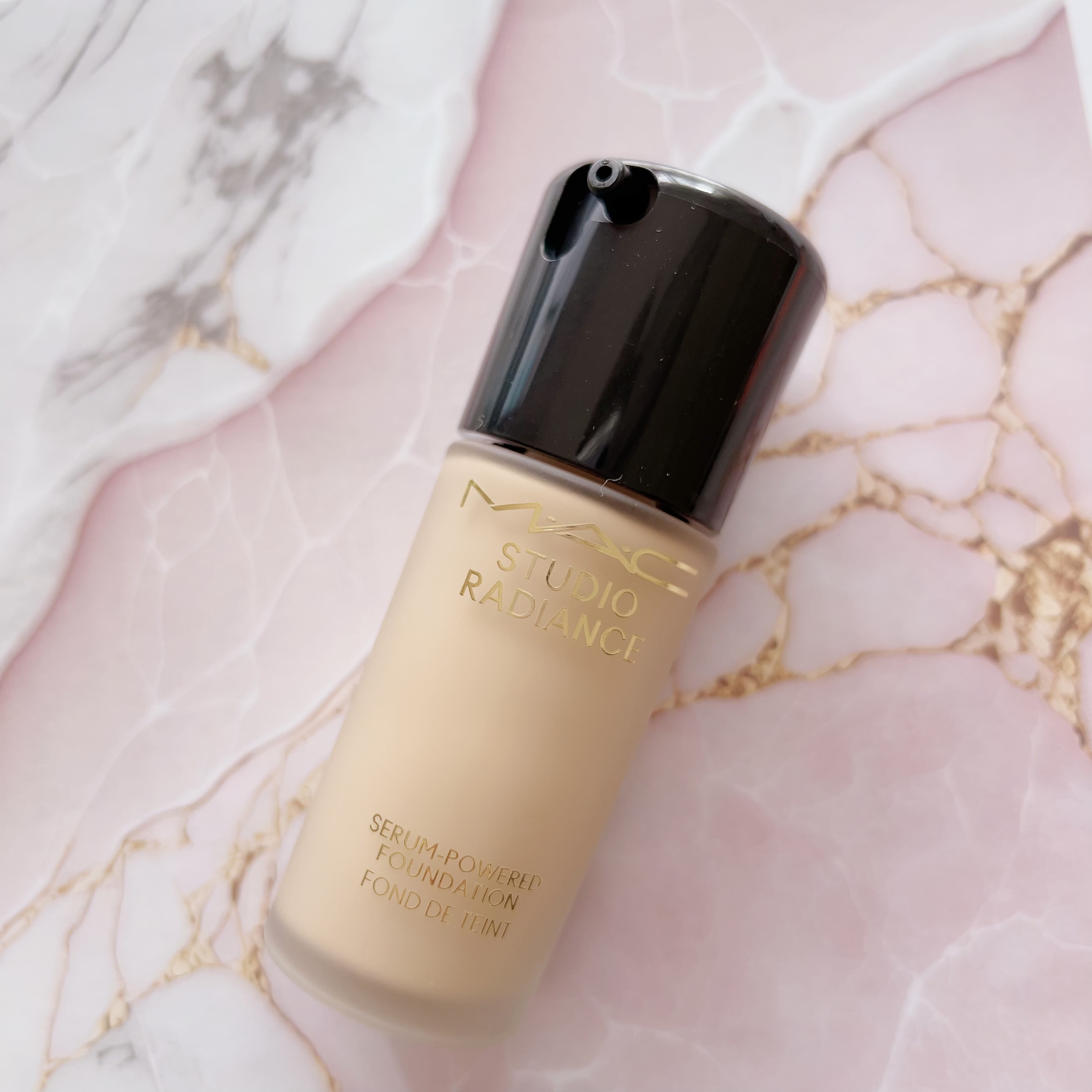 スタジオ ラディアンス セラム ファンデーション NC16/M・A・C/リキッドファンデーションを使ったクチコミ（2枚目）