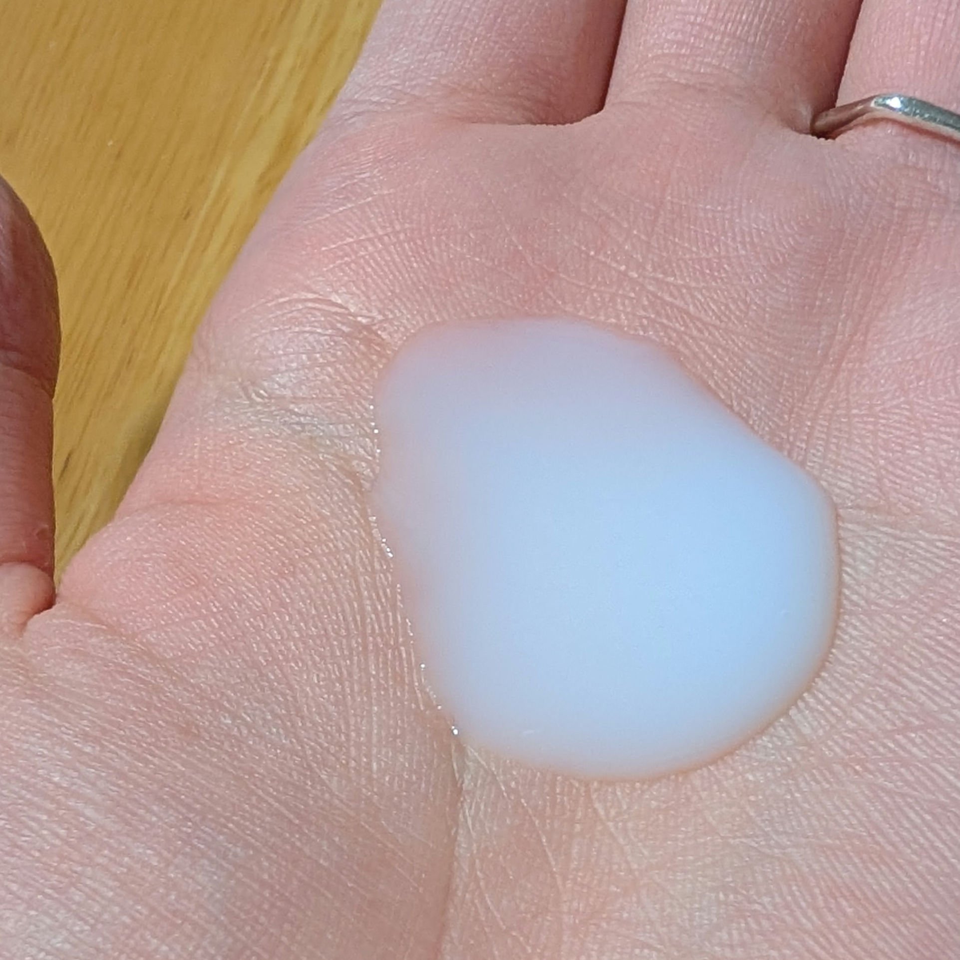 ピュア ナチュラル エッセンスローション ＵＶ/pdc/オールインワン化粧品を使ったクチコミ（2枚目）