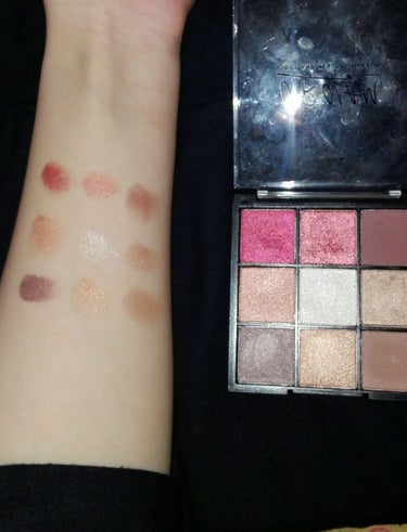 UR GLAM　BLOOMING EYE COLOR PALETTE/U R GLAM/パウダーアイシャドウを使ったクチコミ（3枚目）