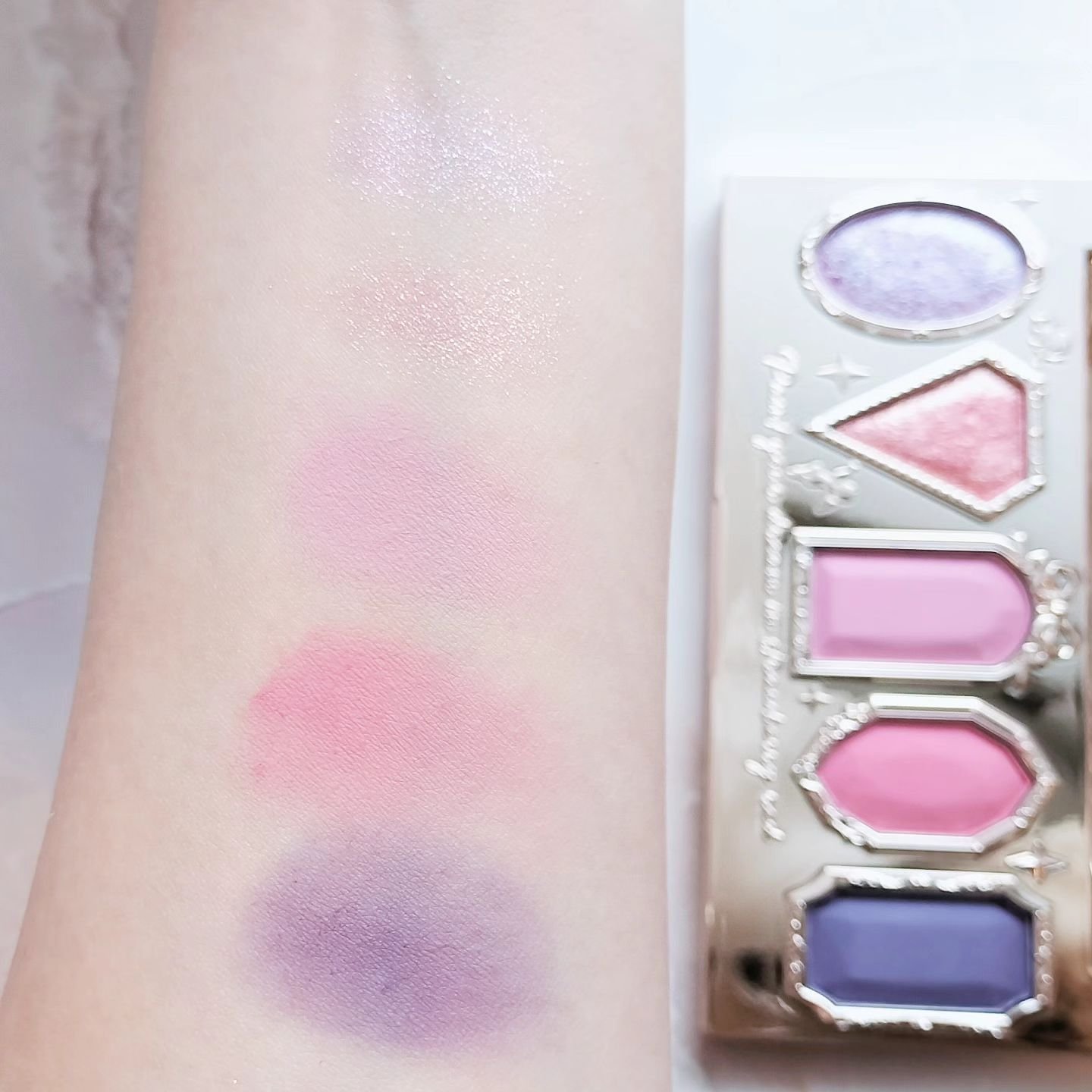 ストロベリーロココ アイシャドウパレット/FlowerKnows/アイシャドウパレットを使ったクチコミ（3枚目）