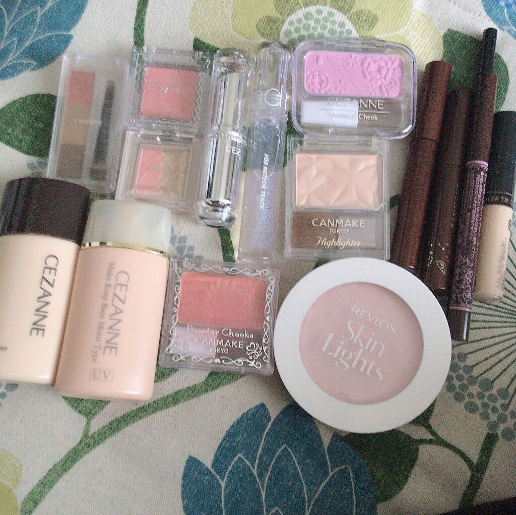 ラスティンググロスリップ/CEZANNE/口紅を使ったクチコミ(2枚目)