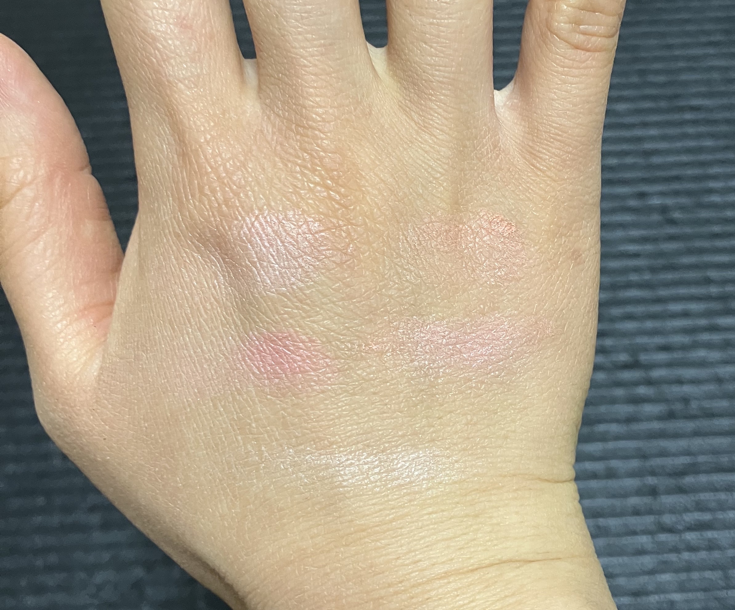 グロウフルールチークス 01 ピーチフルール/キャンメイク/パウダーチークを使ったクチコミ（2枚目）