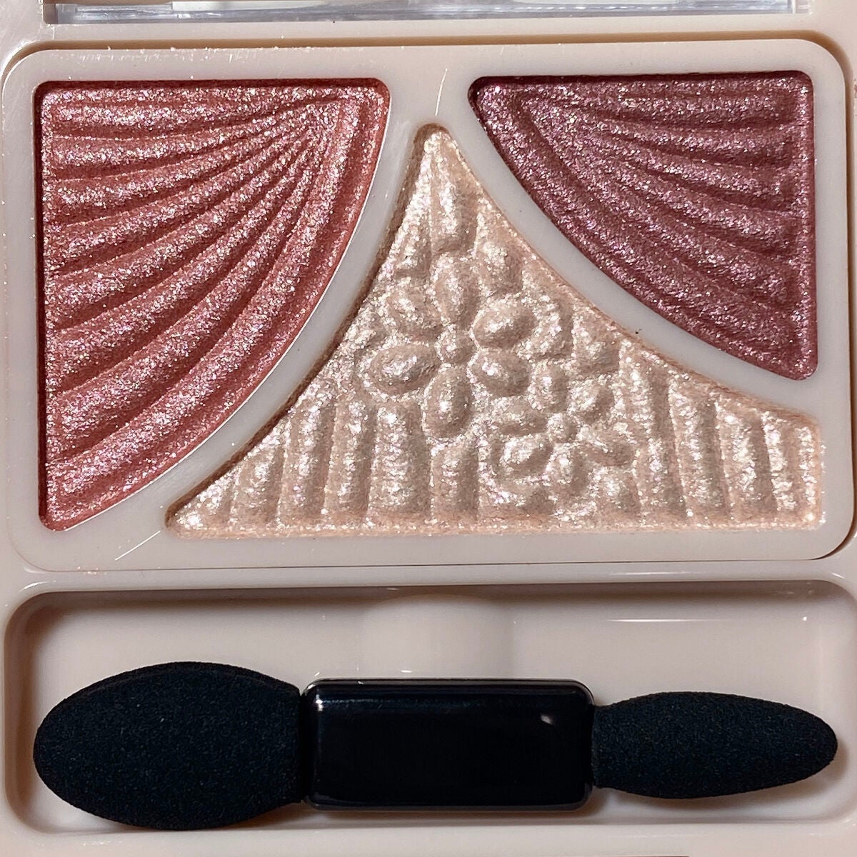 ジューシーピュアアイズ/キャンメイク/アイシャドウパレットを使ったクチコミ(3枚目)