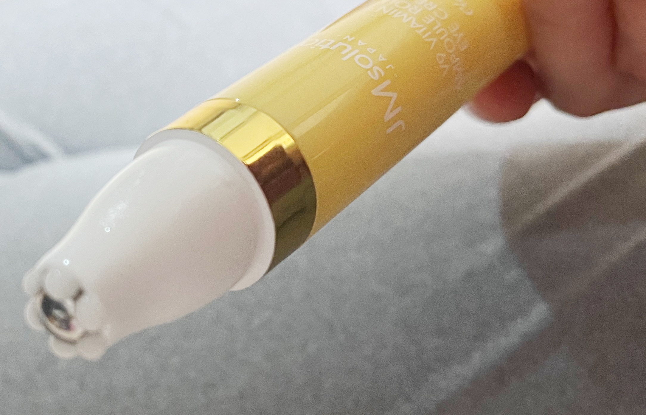 V9ビタミンアンプルロールオンアイクリームクリア/JMsolution/アイケア・アイクリームを使ったクチコミ（3枚目）