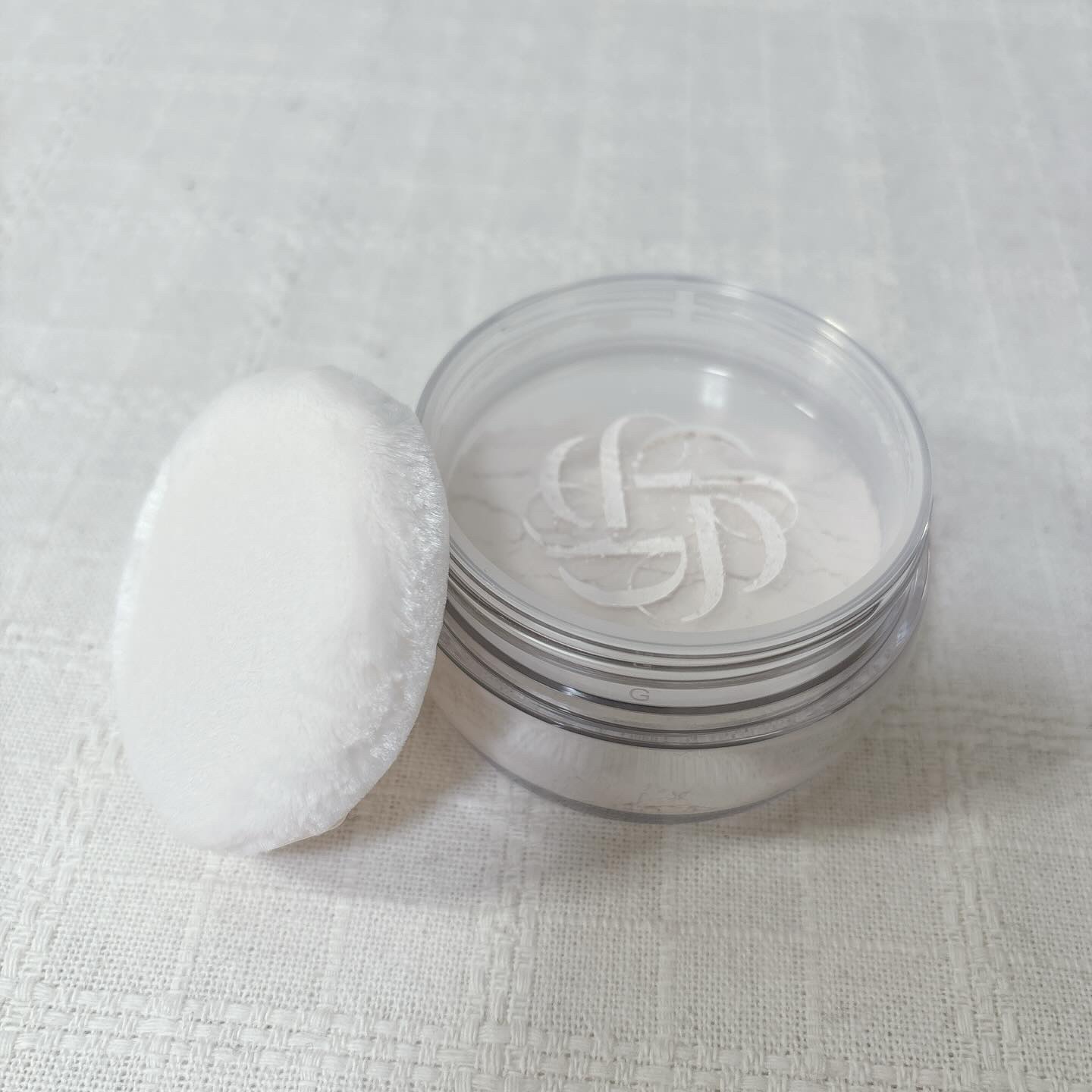 ルース パウダー 04 shimmering ivory/DECORTÉ/ルースパウダーを使ったクチコミ（2枚目）