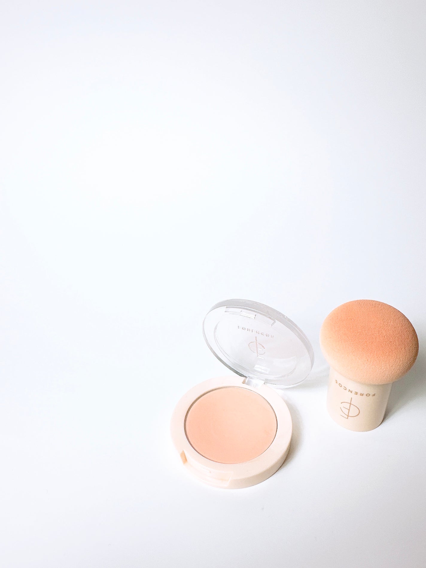 ベアブラッシャー パフ付き/フォレンコス/パウダーチークを使ったクチコミ(2枚目)