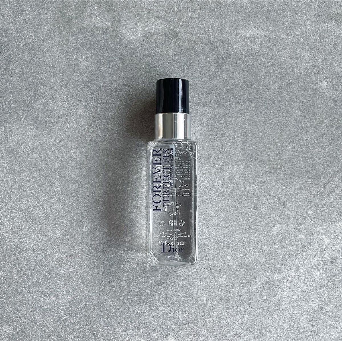 マスクでの化粧崩れ防止アイテム‼︎
.
.
.
#ディオールスキンフォーエバー
#メイクアップフィックスミスト
.
.
【使用方法】
朝メイク後に2〜3プッシュするだけ！
友達からプレゼントでもらって以降愛用中♡
.
.
【効果】
メイクア