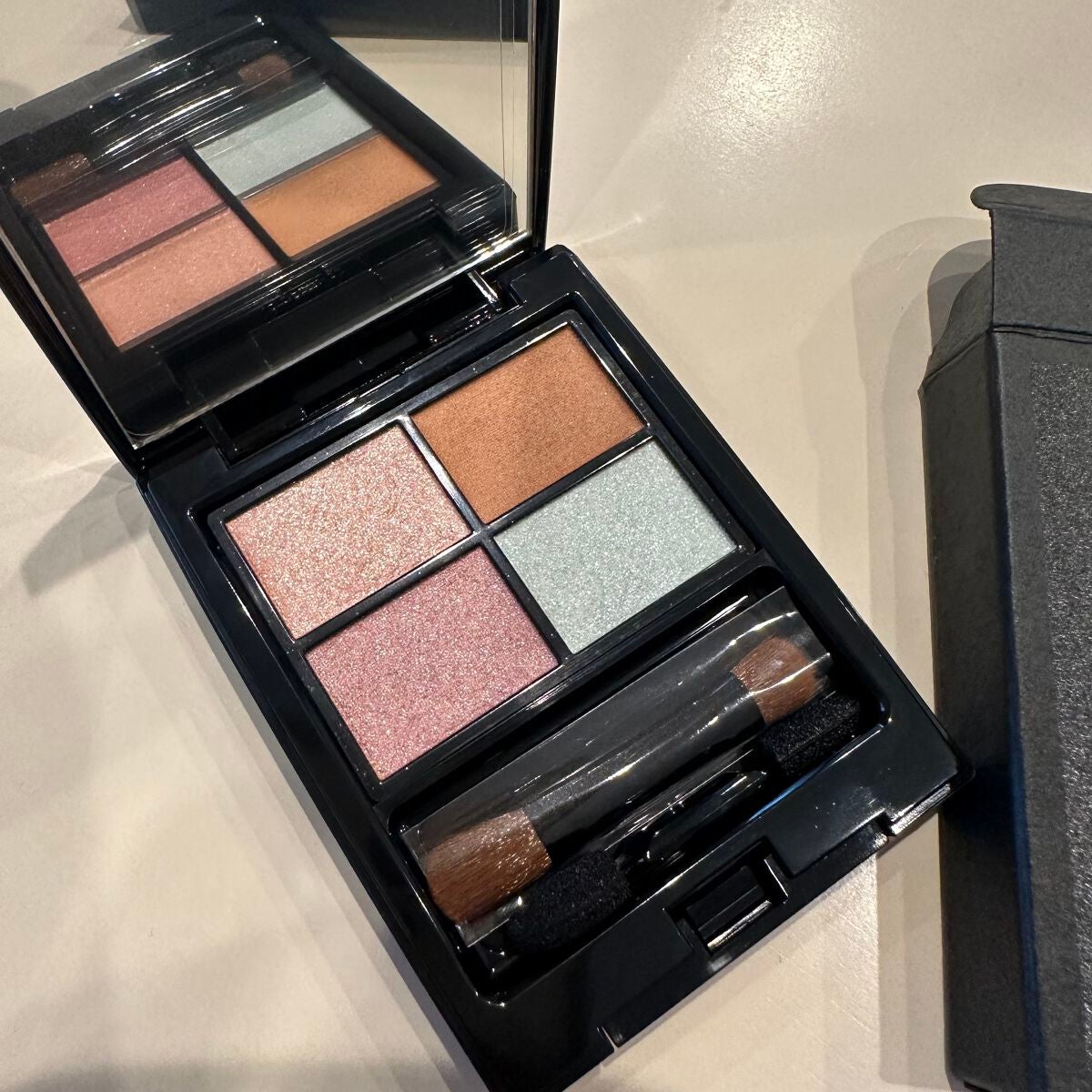 ミネラルクラッシィシャドー/エトヴォス/アイシャドウパレットを使ったクチコミ(2枚目)