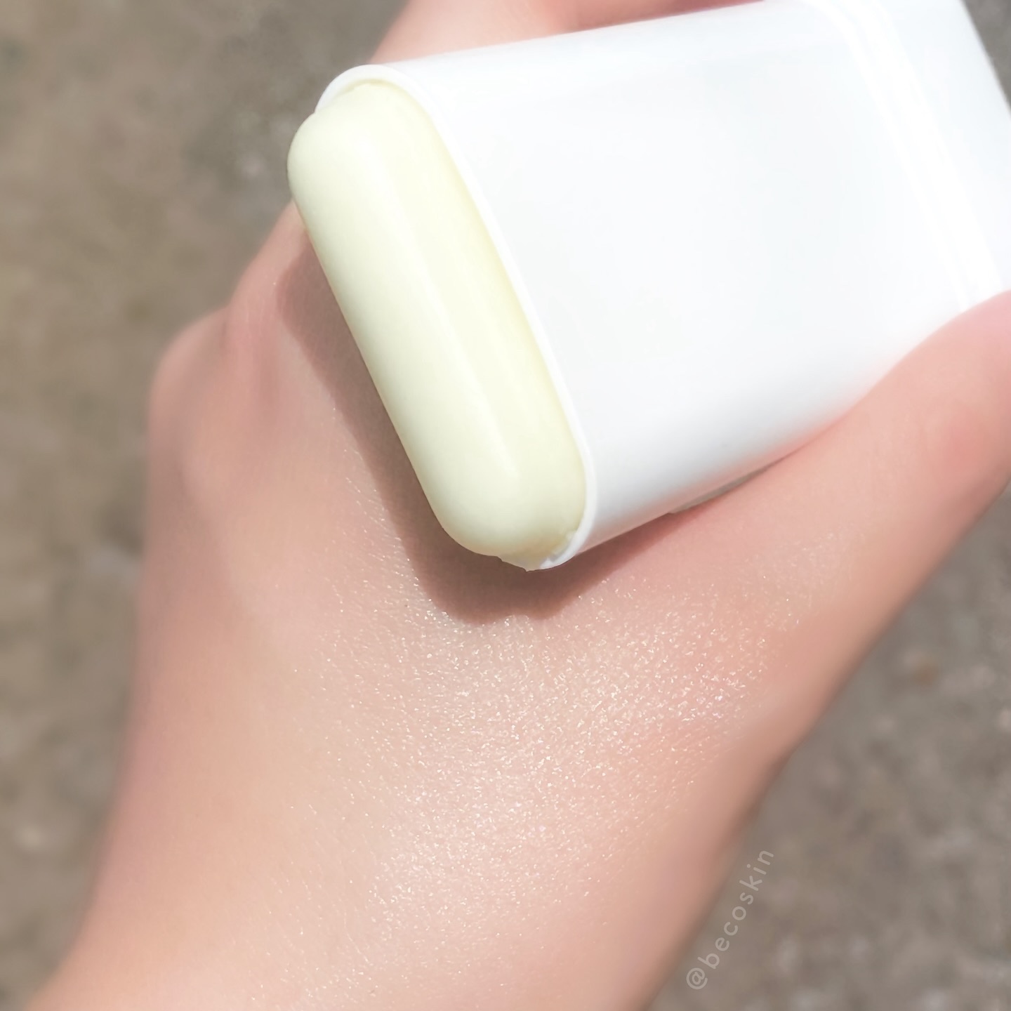 グリーンティー CICA マイルド サンスティック/ラウンドアラウンド/日焼け止めスティックを使ったクチコミ（3枚目）