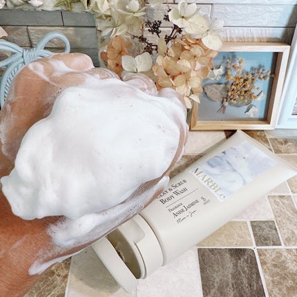 CLAY & SCRUB BODY WASH/SWATi MARBLe/ボディスクラブを使ったクチコミ(5枚目)
