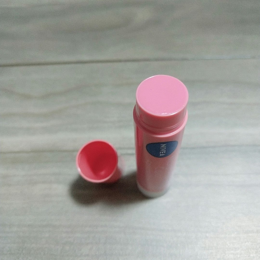 モイストピュアカラーリップ/ニベア/リップクリームを使ったクチコミ（2枚目）