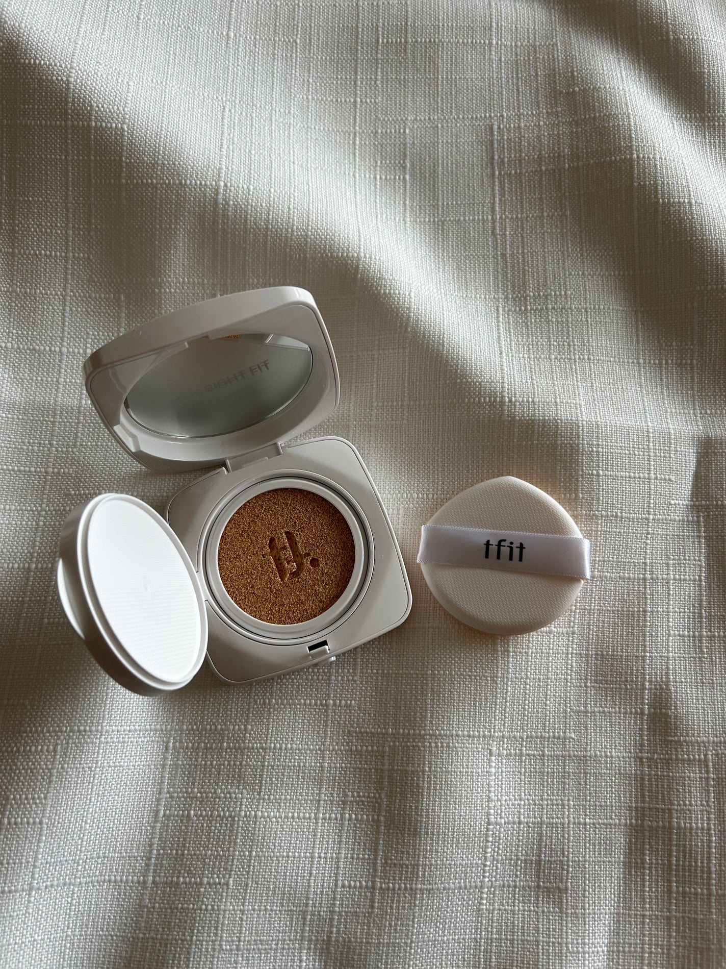 ayumi on LIPS 「密着度、カバー力が高い!少しの量でも、毛穴カバーがしっかりされ..」(3枚目)